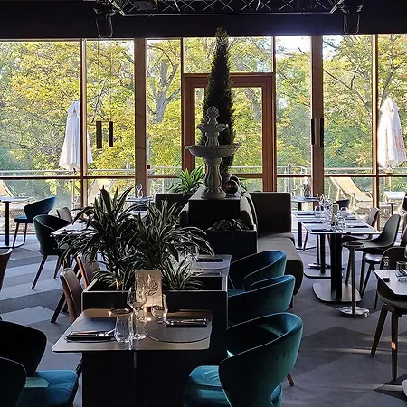 Domaine De La - Hotel, & Restaurant Hotel 4*