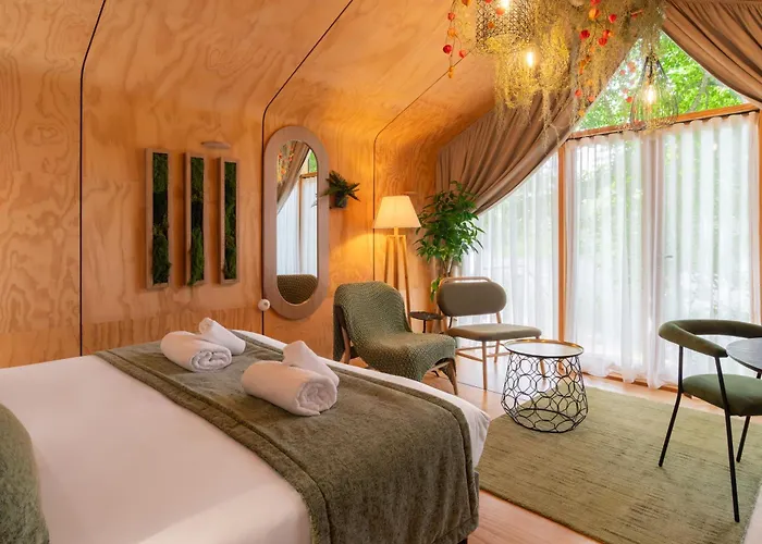 Отель Domaine De La - Hotel, & Restaurant 4*