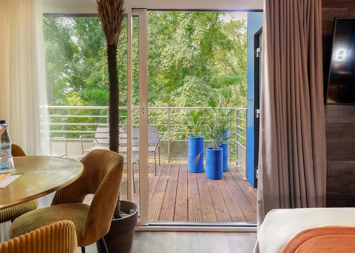 Отель Domaine De La - Hotel, & Restaurant 4*