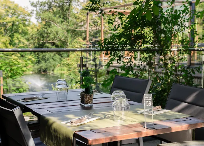 Domaine De La - Hotel, & Restaurant Отель 4*