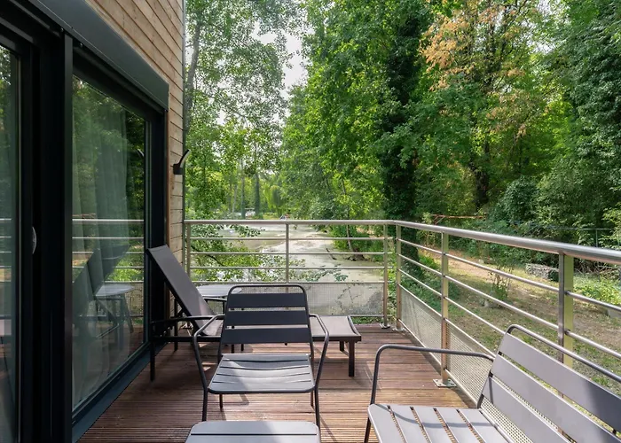 Отель Domaine De La - Hotel, & Restaurant Moulins-les-Metz