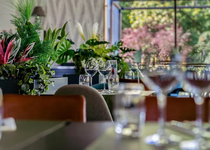 Отель Domaine De La - Hotel, & Restaurant