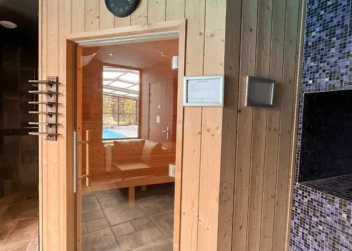 Domaine De La - Hotel, & Restaurant Отель 4*