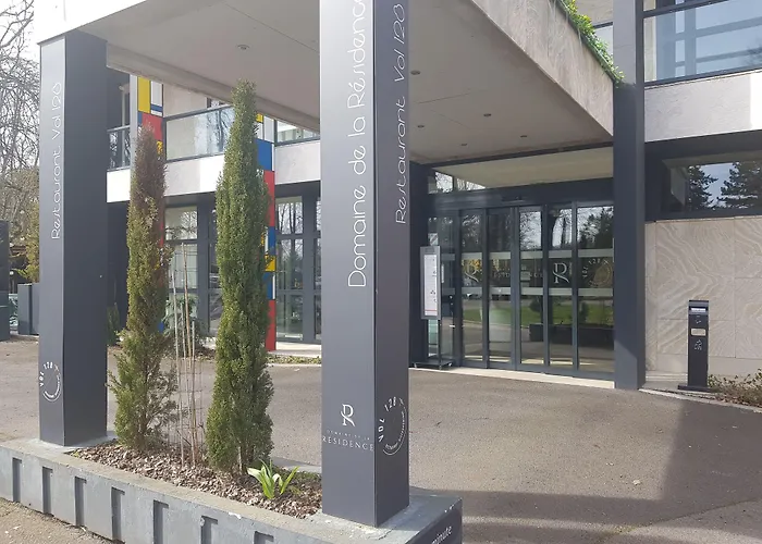 Отель Domaine De La - Hotel, & Restaurant Moulins-les-Metz