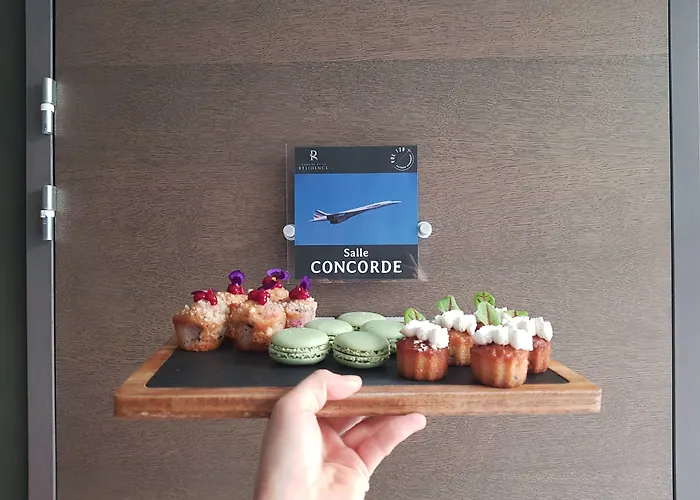 Domaine De La - Hotel, & Restaurant Отель 4*